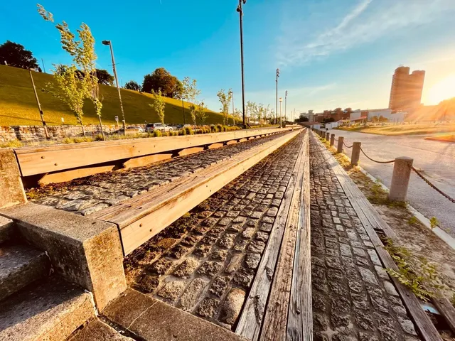 Federal Hill Park – Baltimore’s Most Romantic Sunset Spot 🌆💍
