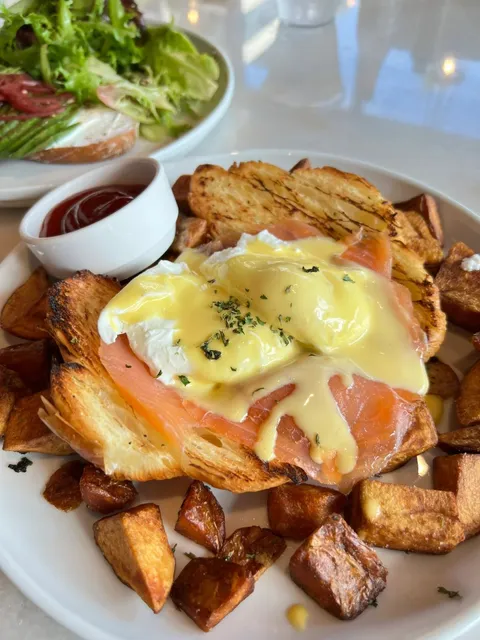 Savoring Delights at Farine Bakery & Cafe