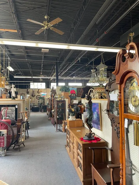 Cincinnati Thrifting | Grand Antique Mall 🏺✨