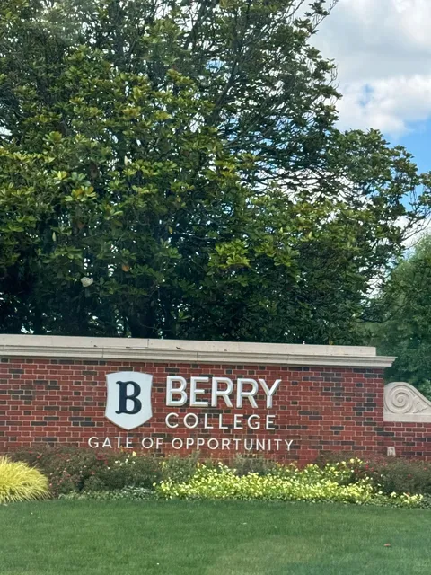 🏛️🌿Berry College: The World’s Largest Campus in Picturesque Splendor