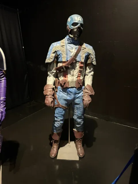 🚀 Don’t Believe the Haters – A Sci-Fi & Comic Lover’s Paradise! 🦸‍♂️