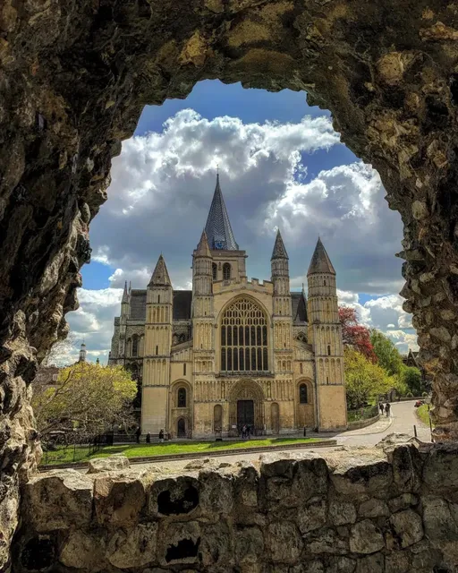 Day Trip from London | The Back Garden of Rochester✨