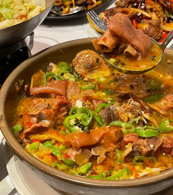 Peppered pig's trotters are great for dinner!!