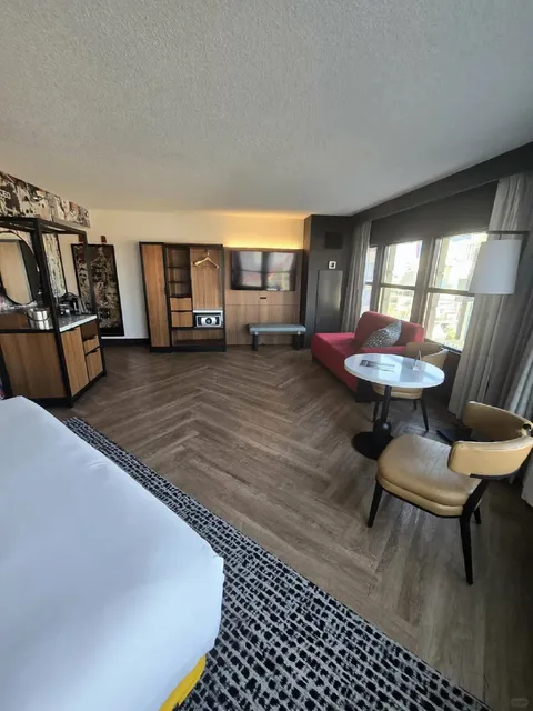 So Vegas Actually Has Affordable & Great Hotels‼️ 🏨💥