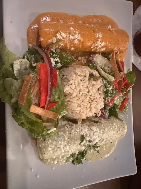 Beautiful Decor & Delicious Food! 🌮🎸