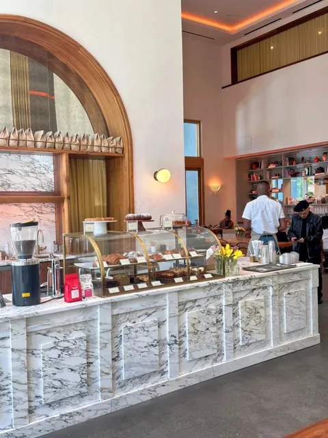 Atlanta｜The Salad of My Dreams at This Gorgeous French Café 🥗💐  ☕️ 