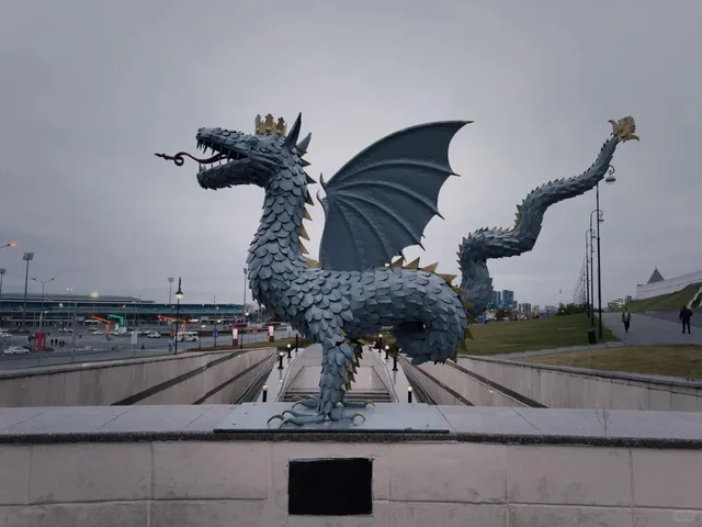 Kazan: A City of Cats and Dragons 🏟️ 🐬 （1）