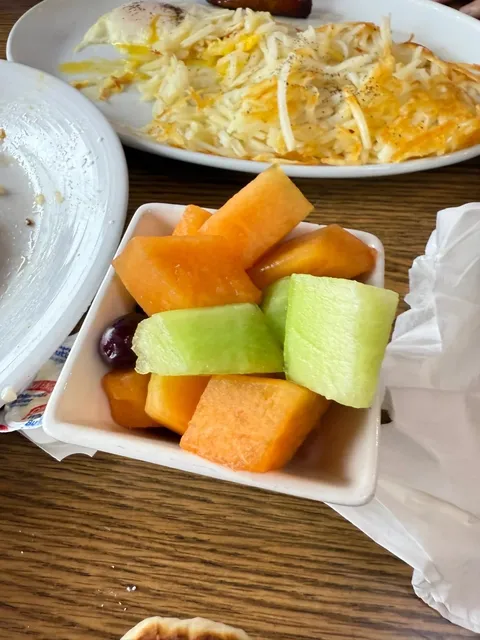 A Cozy American Breakfast Diner - A Great Alternative to IHOP! 👍