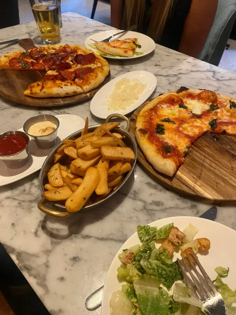 🎭 A Delicious Dinner & Drinks Before the Show/Tour! 🌆