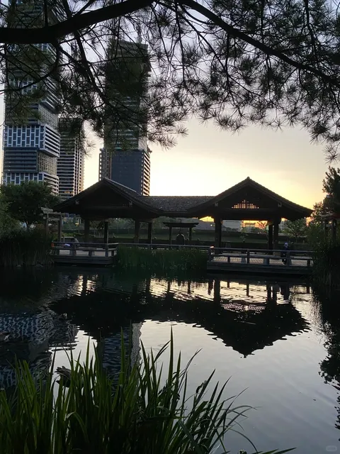 🇨🇦 A Perfect Day Trip: Hamilton, Mississauga & Toronto Adventures! 