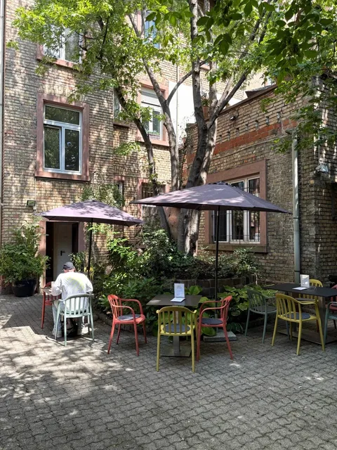 🇩🇪 Blum Café in Mannheim – Rumor Has It, It’s the Top Cake Spot! 