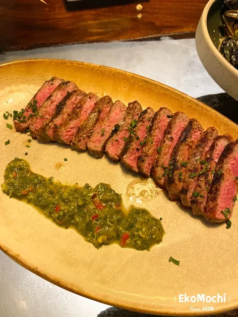 Happy Weekend! After sharing Toronto food for a few days,