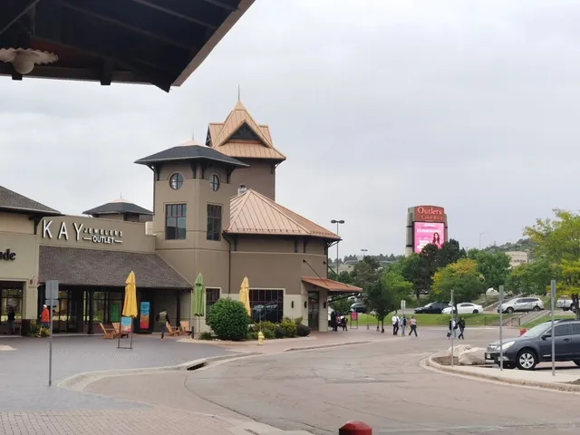Denver Premium Outlets at Castle Rock 🛍️