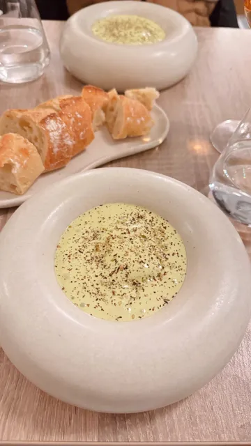 🇫🇷 Mova: A Michelin-Recommended Parisian Restaurant