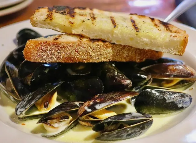 🌻 Girasole Pittsburgh | Elegant Italian Hideaway in Shadyside