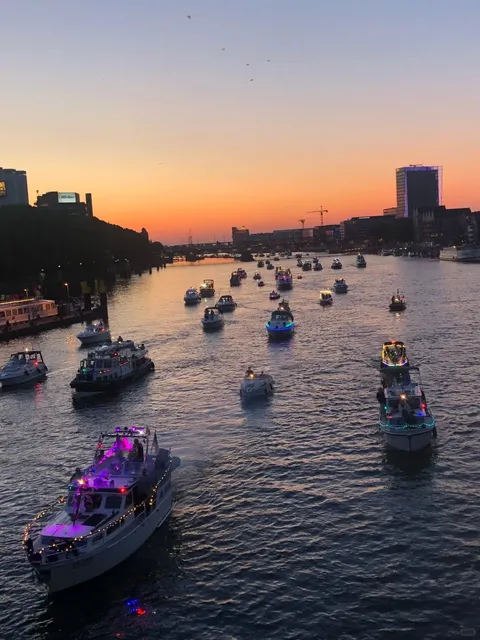 🇩🇪 Bremen feels so much like the Netherlands! 🚃🌷