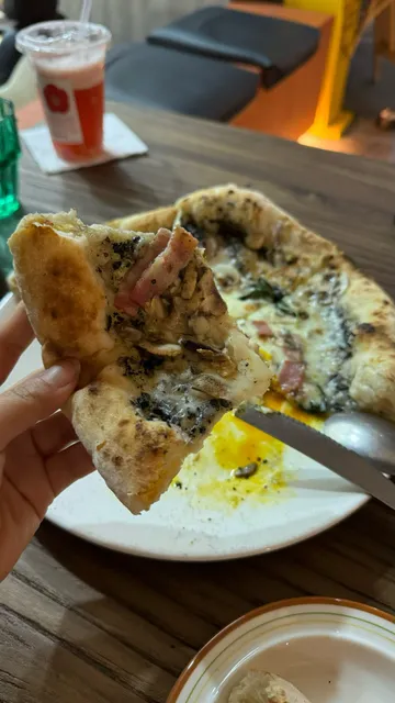 A Fantastic Spot for Pizza Lunch! 🍕