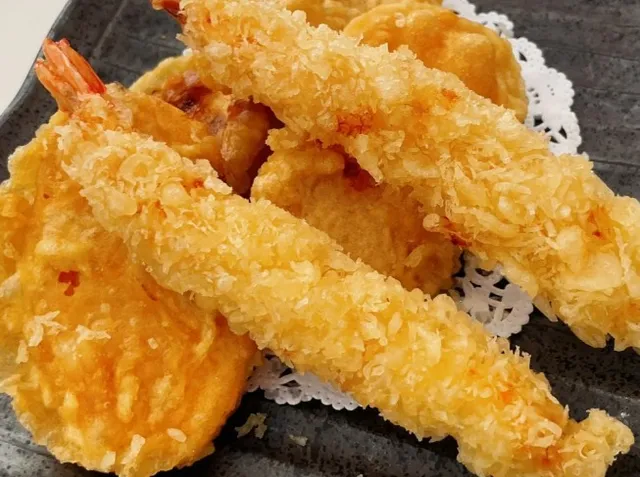 Sushi Hana - Savannah's Broughton Street Raw Bar Gem! 🍣✨