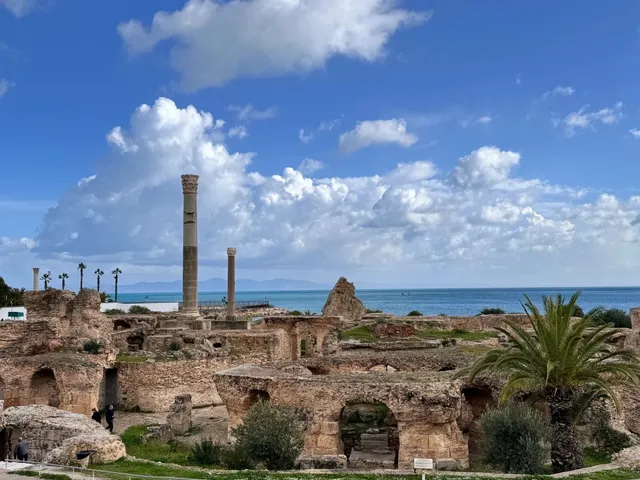 The Antonine Baths (Ancient Roman Ba）（1）