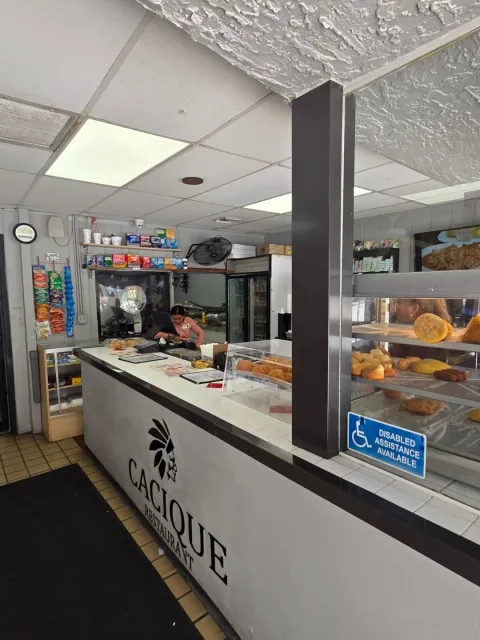 Cuban Food & Great Service in Miami! 🇨🇺🍽️💖