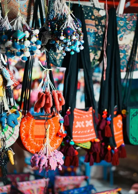 Luang Prabang: A Hidden Gem with Stunning Views & Low Costs! 🌿✈️
