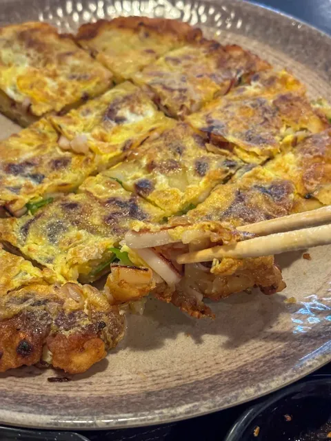 🇨🇦 My new go-to homestyle Korean restaurant in Downtown Toronto…