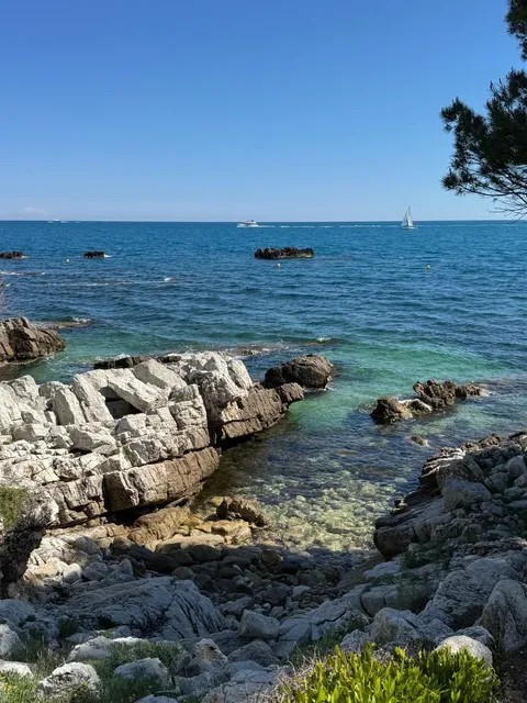 🇫🇷 Antibes | Solo Hike Turned Girls' Trip!