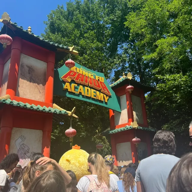 Gardaland Amusement Park Near Milan 🎢🏰