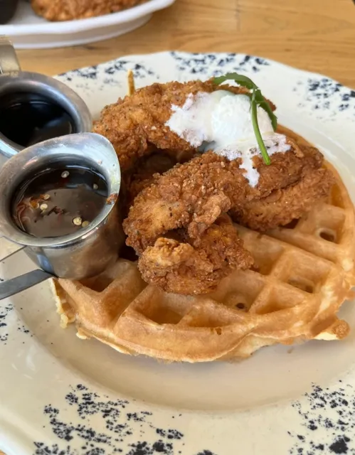 Dallas | 📍 Whistle Britches