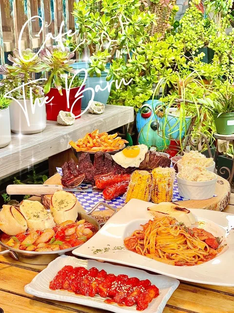 Enjoy a Gorgeous Fusion Brunch in an "Oz"-Inspired Garden 🍃✨ 