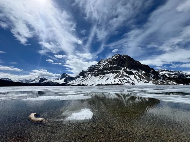 🌄💎 Bow Lake: Banff’s Hidden Gem of Turquoise Waters