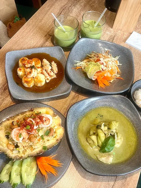 Moscow Food Adventure | Must-Visit Thai Restaurant Tsingtao 🇹🇭