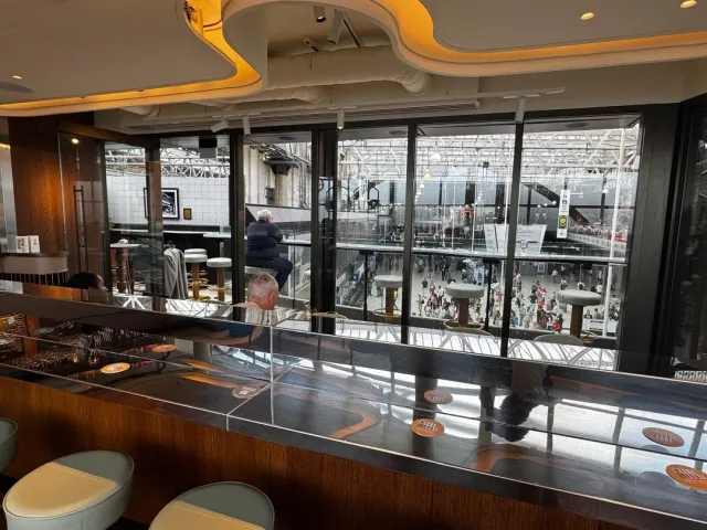 Waterloo's Perfect New Spot for Work or Drinks! 🚉