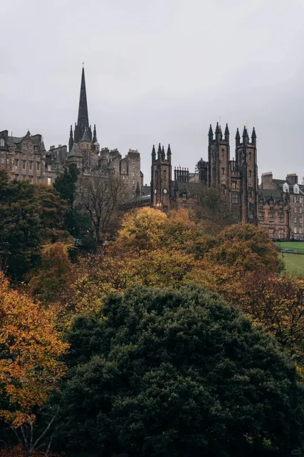 🏰 Edinburgh: The REAL Hogwarts Exists!