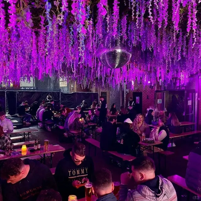 🍹 These Birmingham Bars Are Perfect for a Date Night!