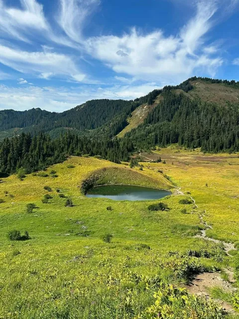 🇨🇦 ​​Cheam Peak: BC’s Hidden "Little Switzerland"​​ 🏔️✨
