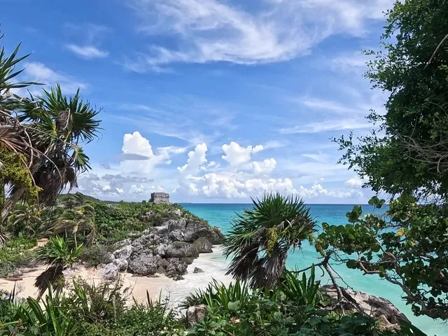 🇲🇽 4 Days & 4 Nights in Cancún 🏖️🐬🪂🧜🏻‍♀️ | Now THIS is a Travel