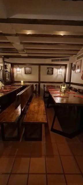 🎵 What a Magical Night at the Tyrolean Hut! 🎵