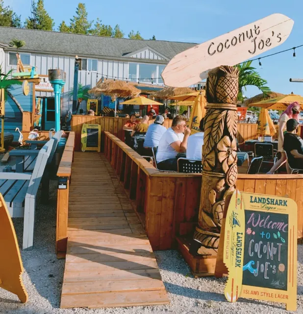 Tobermory Dining Guide + Flowerpot Island Adventure 🌊