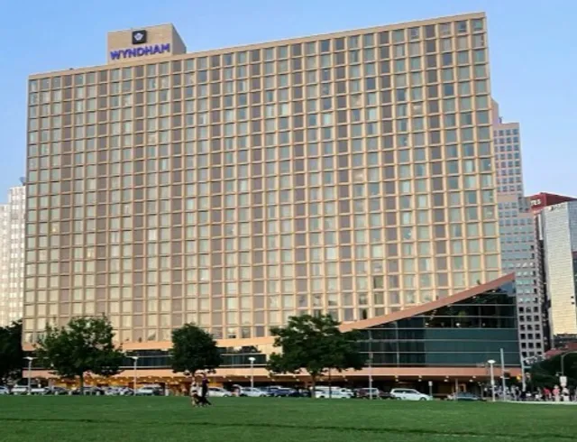 Wyndham Grand Pittsburgh Downtown | City Views & Riverfront Serenity