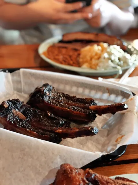 Salt Lick BBQ: A Texas Meat Lover’s Paradise 🌄🥩
