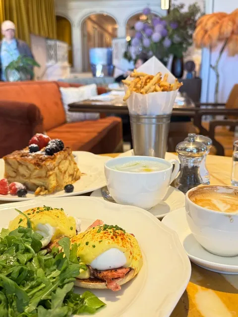 ​​🌸 Sirena - Santa Monica’s Secret Blue Latte Brunch Spot!​​ 🏖️✨