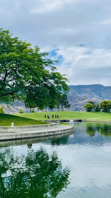 🇨🇦 Kelowna Hiking: Where Lakes & Peaks Collide