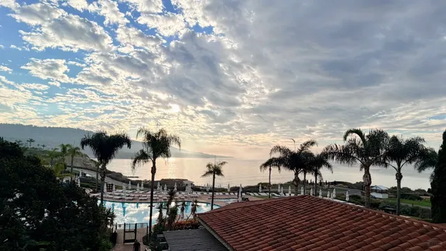 A Seaside Resort in Southern Los Angeles 🌊