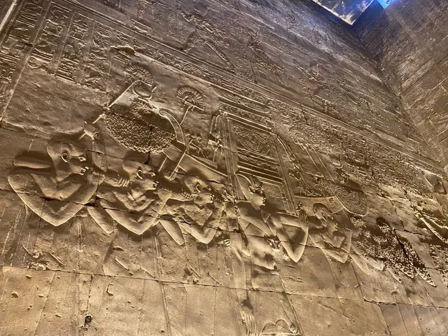 Temple of Horus at Edfu 🏛️🐎 - A Chaotic (But Epic!) Adventure