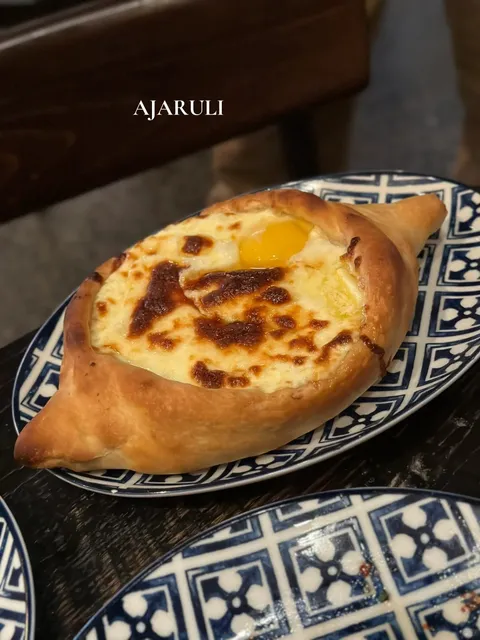 🇺🇸 DMV Food｜Cheese Lover's Dream: Stuffed Cheese Bread! 🧀💥  