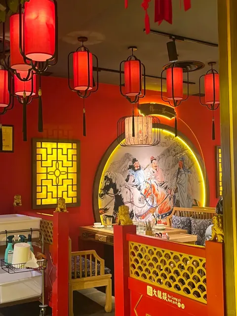 🔥 Madrid’s Hottest All-You-Can-Eat Hotpot: Da Long Yi! 🇪🇸