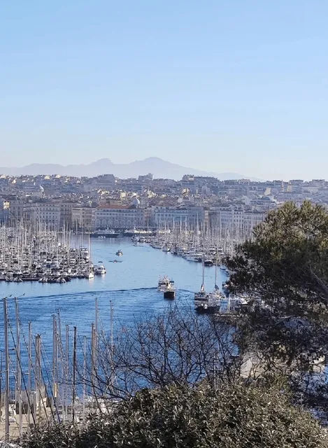 Click to See the Clean and Beautiful Old Town of Marseille