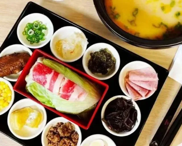 🍲 Ten Seconds Rice Noodle | A Steaming Yunnan Ritual in Westlake