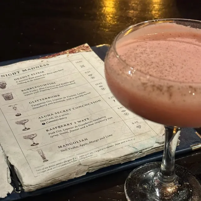 🇬🇧 Birmingham’s Riverside Gem: Aluna – Where Cocktails Become Magic！